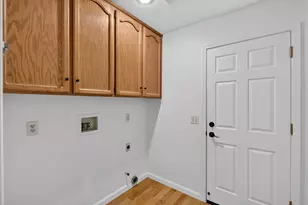9475 Madrid Way, Elk Grove, CA 95758 - Photo 21