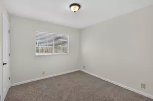 9475 Madrid Way, Elk Grove, CA 95758 - Photo 23