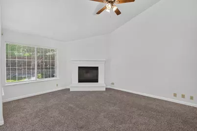 9475 Madrid Way, Elk Grove, CA 95758 - Photo 11