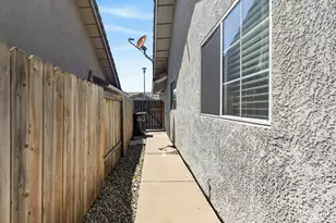 9475 Madrid Way, Elk Grove, CA 95758 - Photo 49