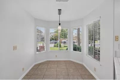 9475 Madrid Way, Elk Grove, CA 95758 - Photo 13