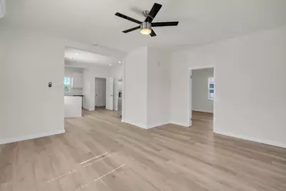 8015 36th Avenue, Sacramento, CA 95824 - Photo 5
