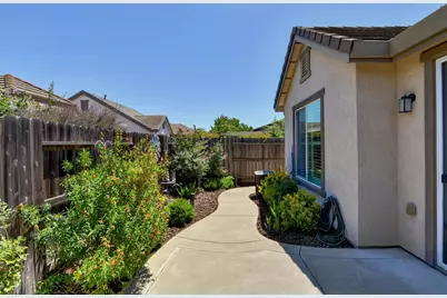 9935 Kennet Way, Elk Grove, CA 95757 - Photo 45
