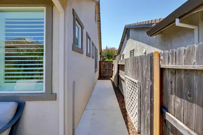9935 Kennet Way, Elk Grove, CA 95757 - Photo 47