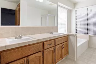 900 Multnomah Dr, Modesto, CA 95350 - Photo 13
