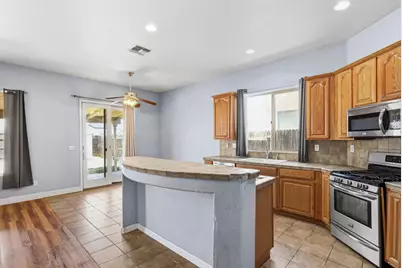 2039 Expedition Way, Sacramento, CA 95832 - Photo 15