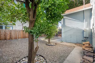 2100 9th St, Sacramento, CA 95818 - Photo 23