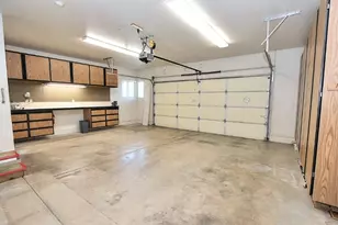 8645 Fallbrook Way, Sacramento, CA 95826 - Photo 37
