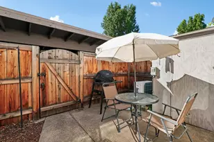 8841 La Riviera Dr, Sacramento, CA 95826 - Photo 21