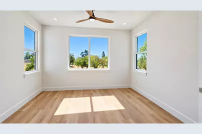 11740 Cresthill Drive, Elk Grove, CA 95624 - Photo 29