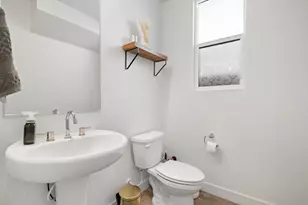 441 Avendale Dr, Manteca, CA 95337 - Photo 5