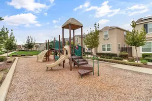 8155 Weeping Willow Ln, Sacramento, CA 95828 - Photo 31