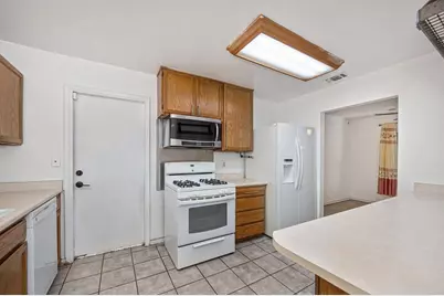 7023 Larchmont Drive, North Highlands, CA 95660 - Photo 17