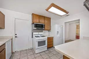 7023 Larchmont Dr, North Highlands, CA 95660 - Photo 17