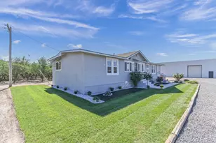 17569 Campbell Ave, Escalon, CA 95320 - Photo 3