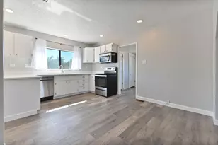 17569 Campbell Ave, Escalon, CA 95320 - Photo 11