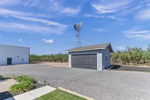17569 Campbell Ave, Escalon, CA 95320 - Photo 35
