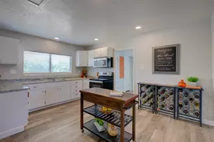 17569 Campbell Ave, Escalon, CA 95320 - Photo 13