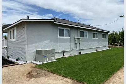 17569 Campbell Avenue, Escalon, CA 95320 - Photo 55