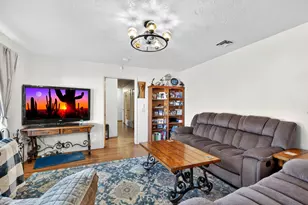 746 Miller Ln, Los Banos, CA 93635 - Photo 9