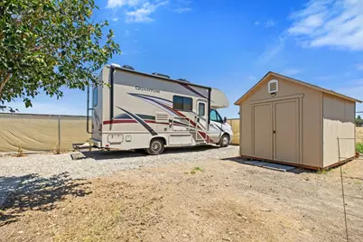 746 Miller Lane, Los Banos, CA 93635 - Photo 35