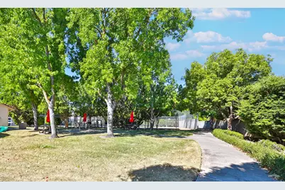 7598 Sunmore Lane, Sacramento, CA 95828 - Photo 31