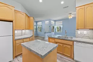 8583 Almond Bluff Ct, Orangevale, CA 95662 - Photo 17