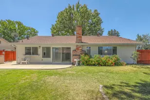 9081 Meadowdale Way, Elk Grove, CA 95624 - Photo 33