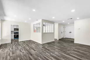 9081 Meadowdale Way, Elk Grove, CA 95624 - Photo 5