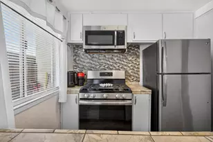 4221 Brookfield Dr, Sacramento, CA 95823 - Photo 21