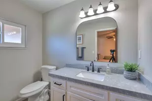 2328 Northridge Dr, Modesto, CA 95350 - Photo 33