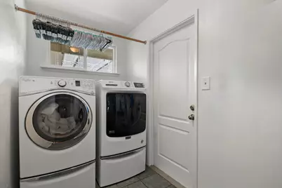 9713 Thornton Road, Stockton, CA 95209 - Photo 23