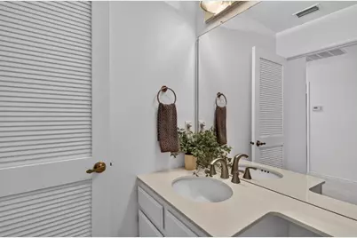 1427 Commons Drive, Sacramento, CA 95825 - Photo 41