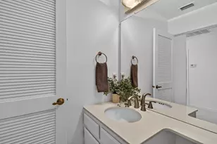1427 Commons Dr, Sacramento, CA 95825 - Photo 41