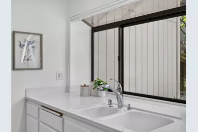 1427 Commons Drive, Sacramento, CA 95825 - Photo 17