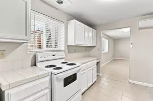 1921 25th St, Sacramento, CA 95816 - Photo 29