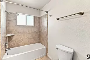 1921 25th St, Sacramento, CA 95816 - Photo 15