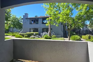 5201 Laguna Oaks Dr, Elk Grove, CA 95758 - Photo 21