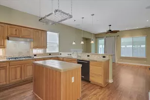 921 Kensington Way, Yuba City, CA 95991 - Photo 13