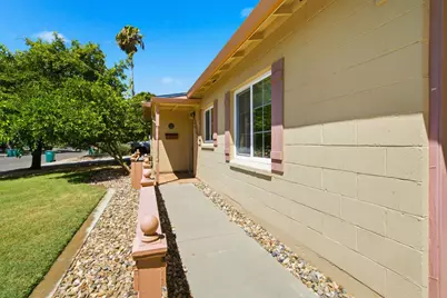 2439 W De Ovan Avenue, Stockton, CA 95204 - Photo 7