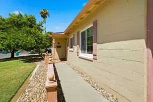 2439 W De Ovan Ave, Stockton, CA 95204 - Photo 7