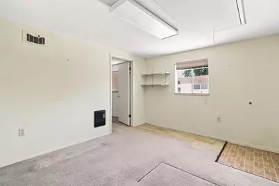 2439 W De Ovan Avenue, Stockton, CA 95204 - Photo 41