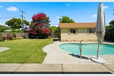 2439 W De Ovan Avenue, Stockton, CA 95204 - Photo 37