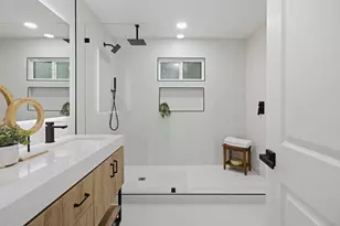 2611 Foothill Dr, Carmichael, CA 95608 - Photo 15