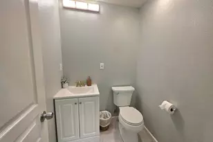 1226 Laurel Park Cir, Manteca, CA 95337 - Photo 9