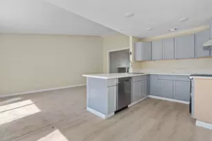 8116 Steinbeck Way, Sacramento, CA 95828 - Photo 13