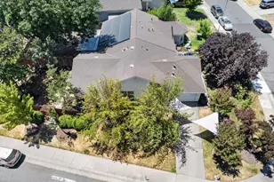 8024 Deer Lake Dr, Sacramento, CA 95823 - Photo 29