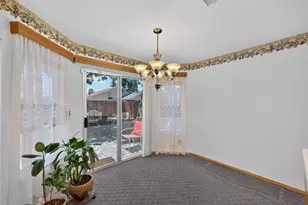 8024 Deer Lake Dr, Sacramento, CA 95823 - Photo 9