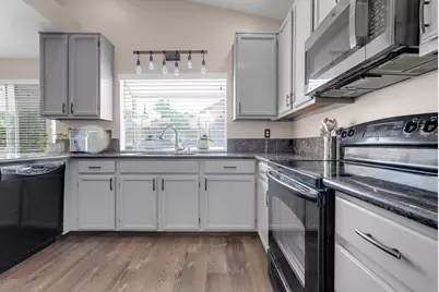 102 Henry, Tracy, CA 95376 - Photo 11