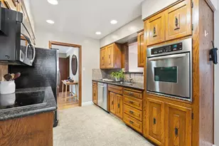 5501 Moddison Ave, Sacramento, CA 95819 - Photo 11
